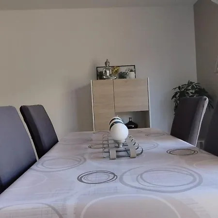 Lelia Appartement *